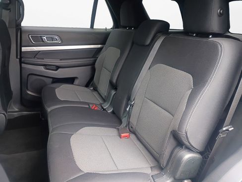 Used 2019 Ford Explorer XLT image 22