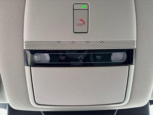 Used 2025 Nissan Ariya FWD image 29