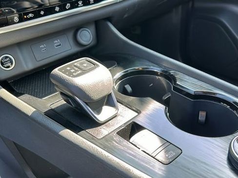 Certified 2023 Nissan Rogue SV w/ SV Premium B Package AWD/4WD image 18