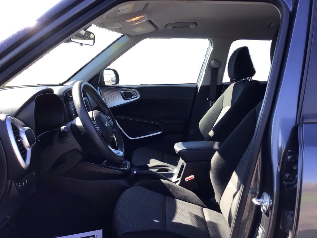 Used 2024 Kia Soul LX w/ Option Group 015 FWD image 9