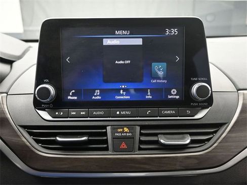 Used 2024 Nissan Altima 2.5 SV image 11