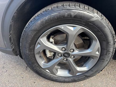 Certified 2025 Ford Escape ST-Line Select AWD/4WD image 11