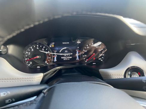 Used 2025 Jeep Compass Limited image 40