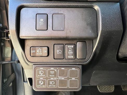 Used 2020 Toyota Tacoma TRD Off-Road image 16