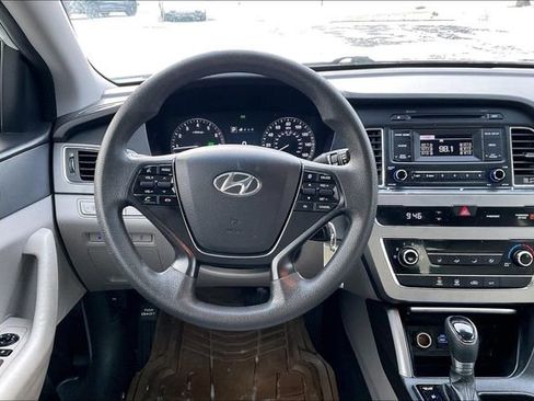 Used 2016 Hyundai Sonata SE image 5