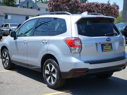 Used 2018 Subaru Forester 2.5i Premium w/ All-Weather Package AWD/4WD image 3