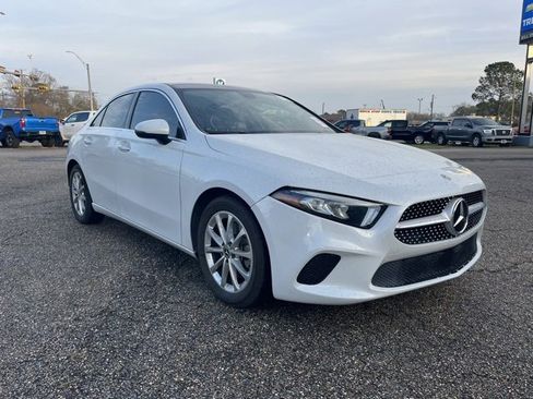 Used 2020 Mercedes-Benz A 220 image 1