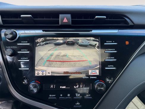 Used 2020 Toyota Camry XSE image 9