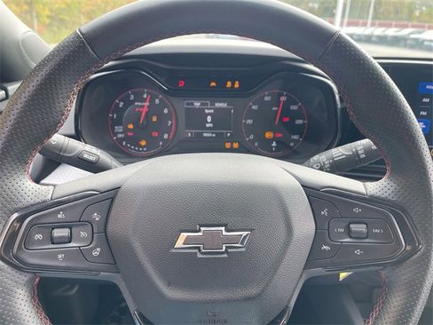 Used 2024 Chevrolet Trax RS image 11