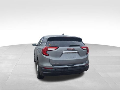 Used 2024 GMC Terrain SLE image 9