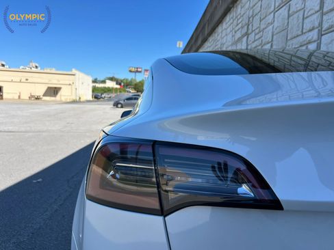 Used 2020 Tesla Model 3 Standard Range RWD image 16