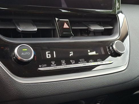 Used 2023 Toyota Corolla LE FWD image 19