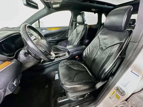 Used 2018 Lincoln MKC Select w/ Select Plus Package AWD/4WD image 24