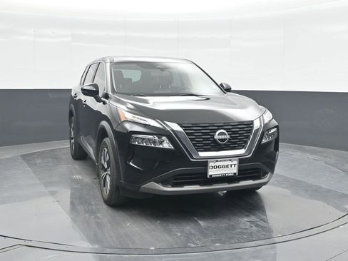 Used 2023 Nissan Rogue SV image 8
