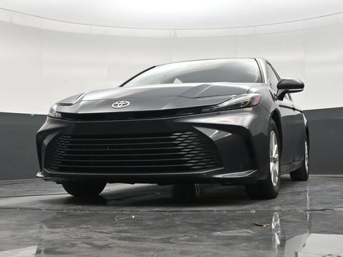 Used 2025 Toyota Camry LE FWD image 26