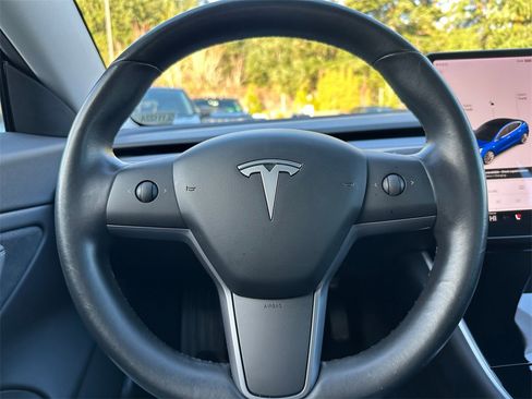 Used 2018 Tesla Model 3 Long Range image 23