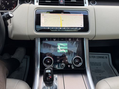 Used 2020 Land Rover Range Rover Sport HSE image 30