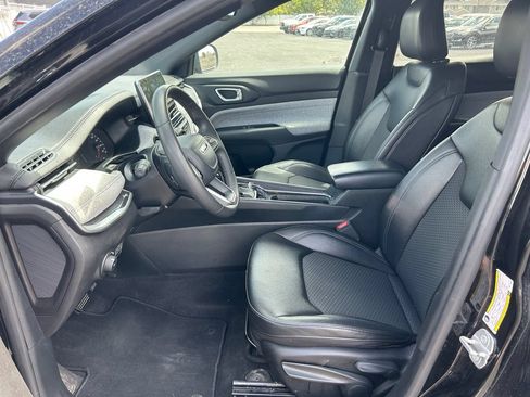 Used 2024 Jeep Compass Latitude AWD/4WD image 25
