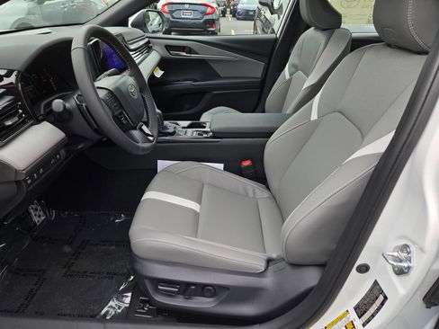 Used 2026 Toyota Camry SE w/ Convenience Package FWD image 15
