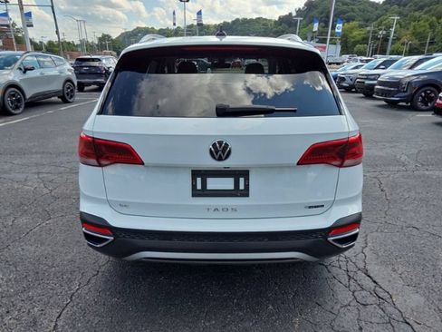 Used 2022 Volkswagen Taos SE AWD/4WD image 6