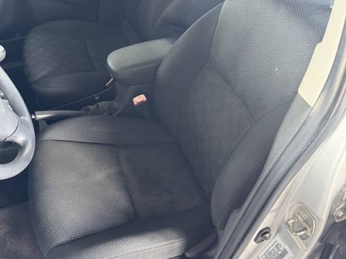 Used 2009 Pontiac Vibe w/ Preferred Package FWD image 14