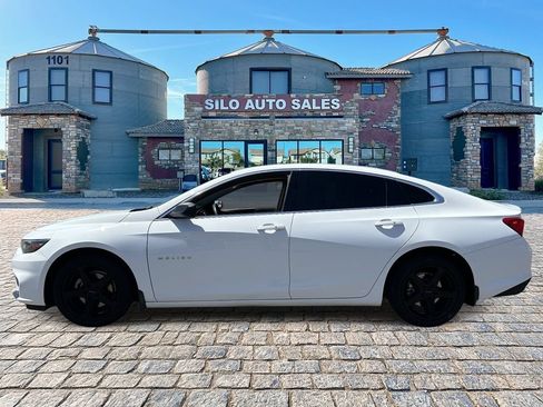 Used 2018 Chevrolet Malibu LS FWD image 2