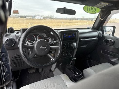 Used 2007 Jeep Wrangler Unlimited Sahara image 25