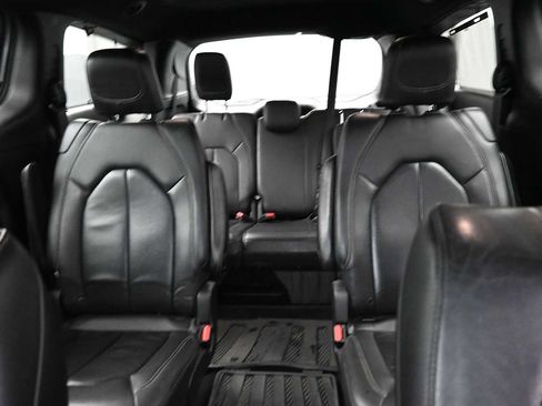 Used 2020 Chrysler Pacifica Touring-L w/ Advanced Safetytec Group AWD/4WD image 12