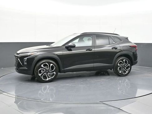 New 2026 Chevrolet Trax RS w/ Sunroof Package image 8