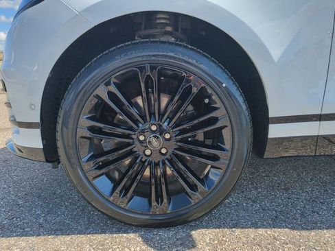 New 2026 Land Rover Range Rover Velar Dynamic SE image 21