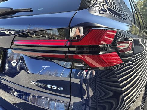 Used 2026 BMW X5 xDrive50e image 26