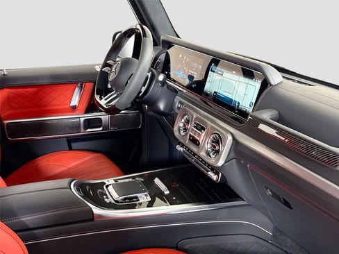 Used 2025 Mercedes-Benz G 63 AMG 4MATIC image 36