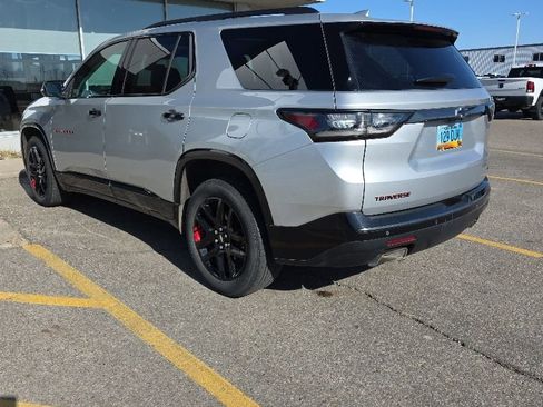 Used 2021 Chevrolet Traverse Premier w/ Redline Edition AWD/4WD image 3