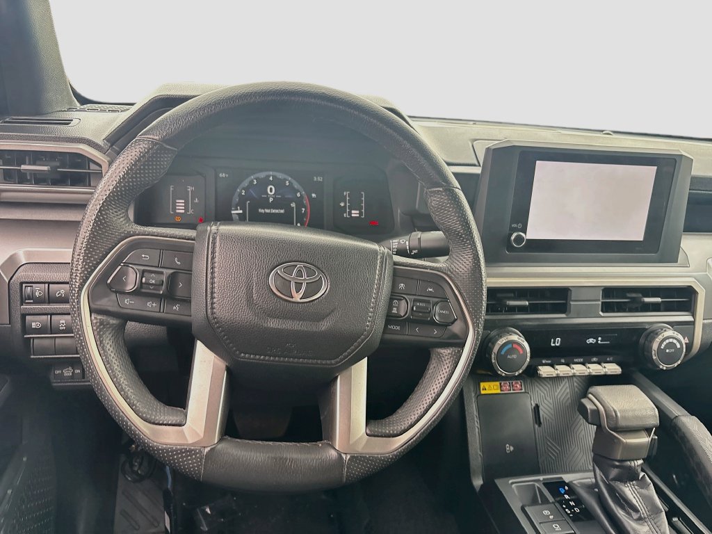 Used 2024 Toyota Tacoma SR5 AWD/4WD image 20