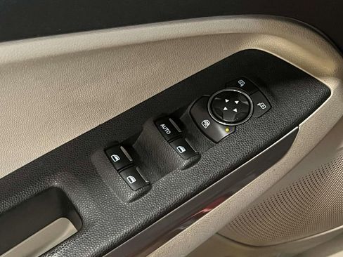 Used 2019 Ford EcoSport Titanium FWD image 14