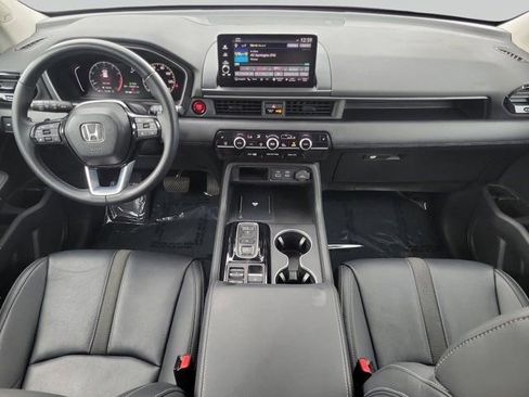 Used 2023 Honda Pilot Touring image 13