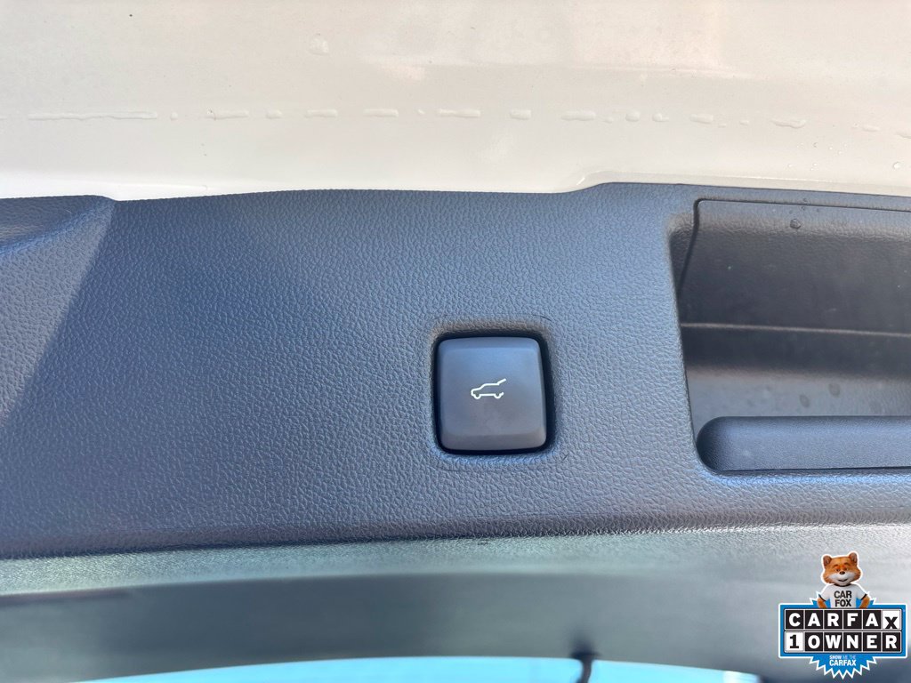 Used 2025 Ford Escape Platinum AWD/4WD image 32