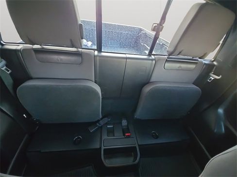 Used 2019 Toyota Tacoma TRD Sport image 16