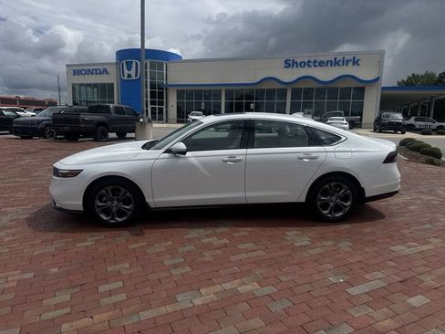 Used 2024 Honda Accord EX image 3