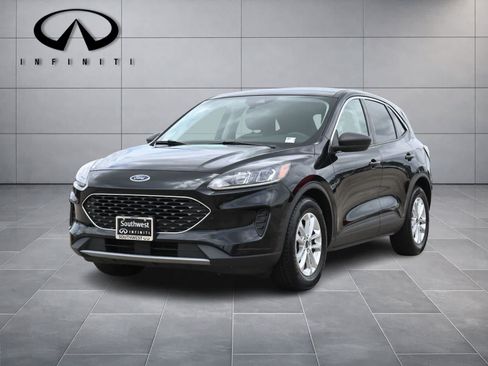 Used 2022 Ford Escape SE FWD image 1