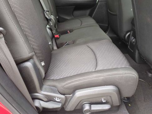 Used 2019 Dodge Journey SE image 26