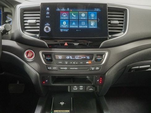 Used 2024 Honda Passport TrailSport image 23