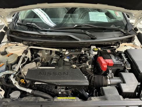 Used 2024 Nissan Rogue S image 9