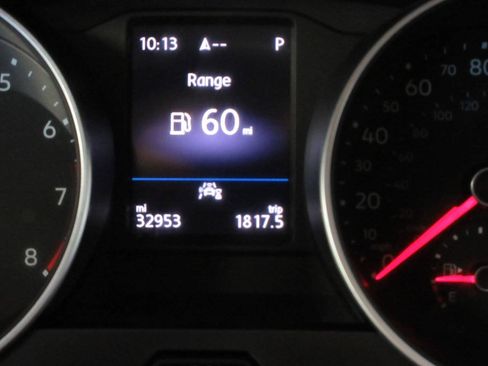 Used 2021 Volkswagen Tiguan SE AWD/4WD image 35