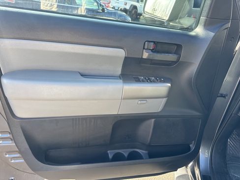 Used 2017 Toyota Sequoia SR5 image 14