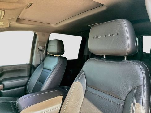 Used 2023 GMC Sierra 3500 Denali w/ Denali Ultimate Package AWD/4WD image 12