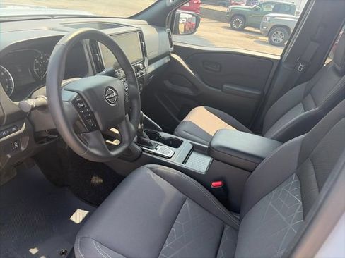 Used 2026 Nissan Frontier SV w/ SV Convenience Package AWD/4WD image 16