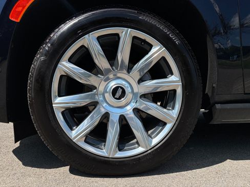 Used 2024 Cadillac Escalade Premium Luxury Platinum AWD/4WD image 12