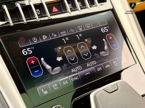 Used 2022 Lamborghini Urus AWD/4WD image 46
