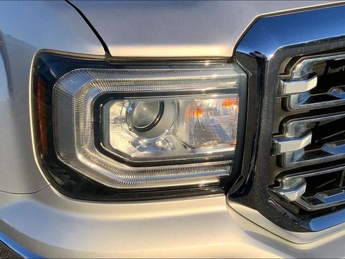 Used 2018 GMC Sierra 1500 SLT w/ SLT Premium Package image 25